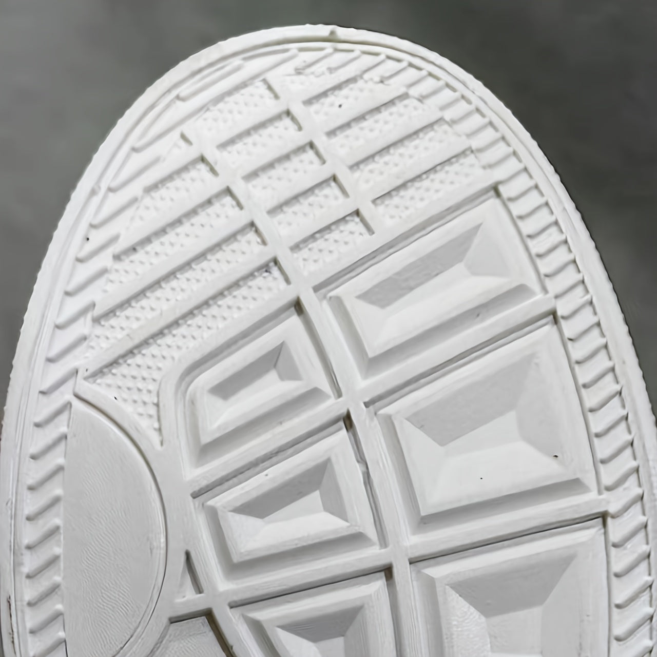 Men's Trendy Solid Skate Shoes, Comfy Non Slip Casual Lace Up Sneakers For Men's Outdoor Activities